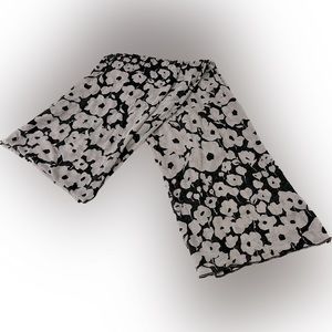 Old Navy Black & Gray Flowered Shawl Scarf Wrap